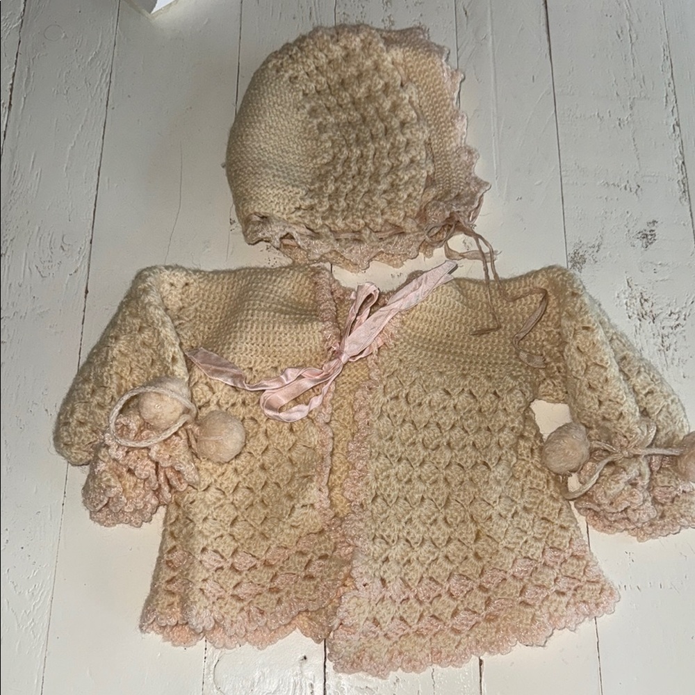 🎀NB/3m Antique Handmade wool Crochet Baby Sweater and Bonnet Set